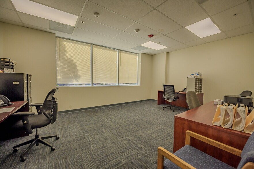 More Photos Of 42389 Winchester Rd, Temecula Warehouse For Sale