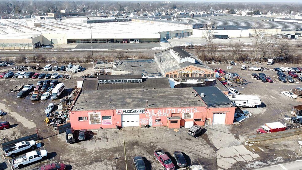More Photos Of 4105 N Detroit Ave, Toledo Auto Salvage Facility For Sale