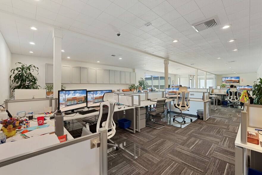 More Photos Of 702-714 W Fremont St, Stockton Light Distribution For Lease