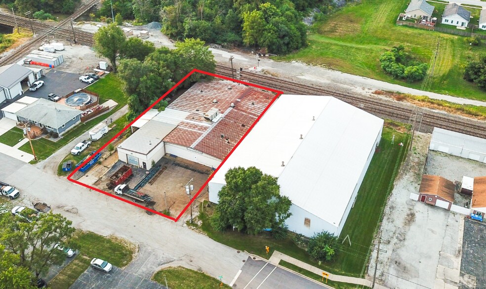More Photos Of 412 Matteson St, Dyer Warehouse For Lease