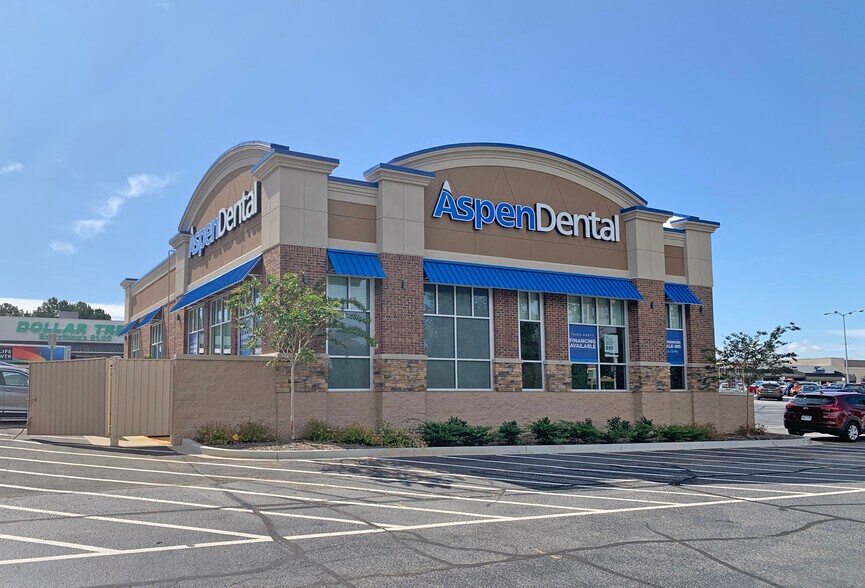 More Photos Of 201 Applewood Center Pl, Seneca Unknown For Sale