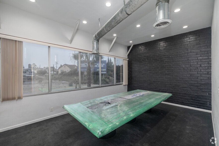More Photos Of 614 E Manchester Blvd, Inglewood Office For Sale