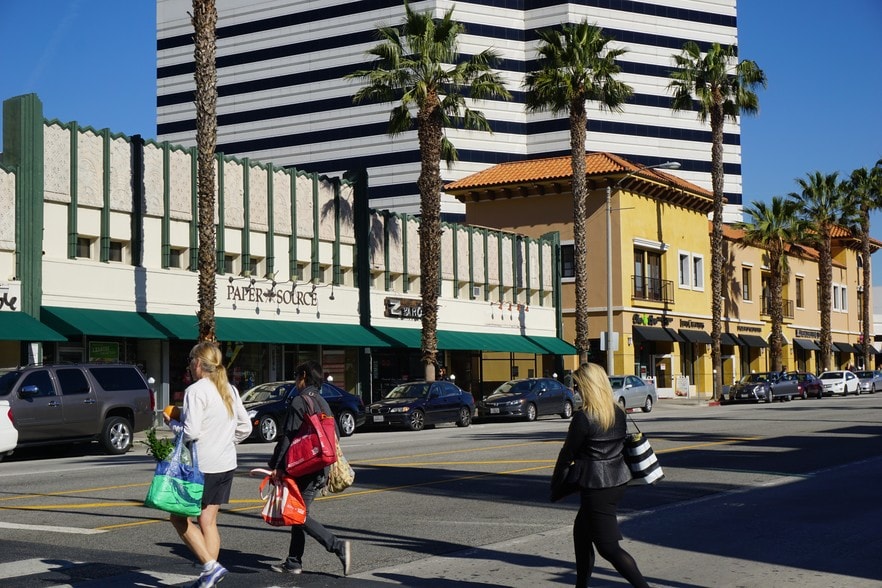 More Photos Of 301-315 Wilshire Blvd, Santa Monica Storefront Retail Office For Lease