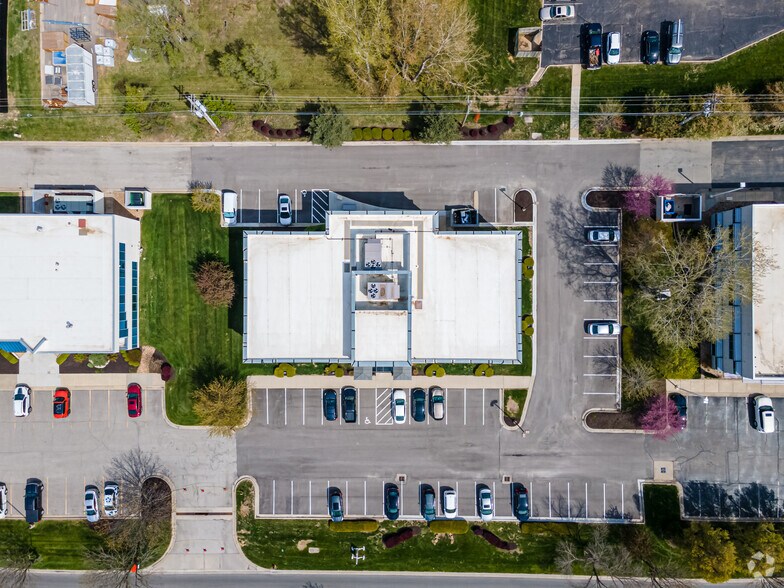 More Photos Of 15940 College Blvd, Lenexa Medical For Sale