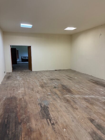 More Photos Of 41 Polk St, Riverside Industrial For Sale