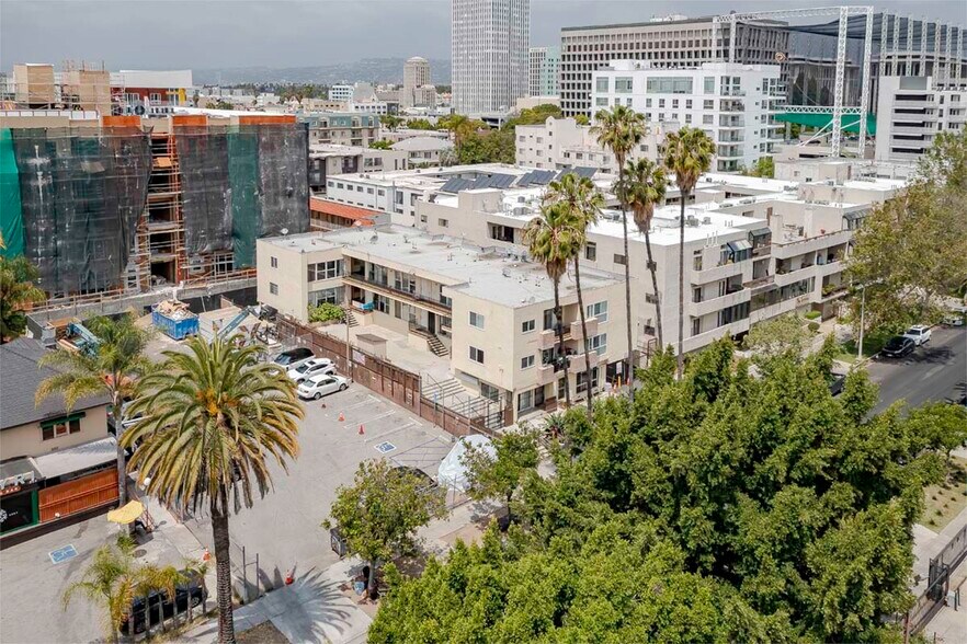 More Photos Of 741 S Hobart Blvd, Los Angeles Apartments For Sale