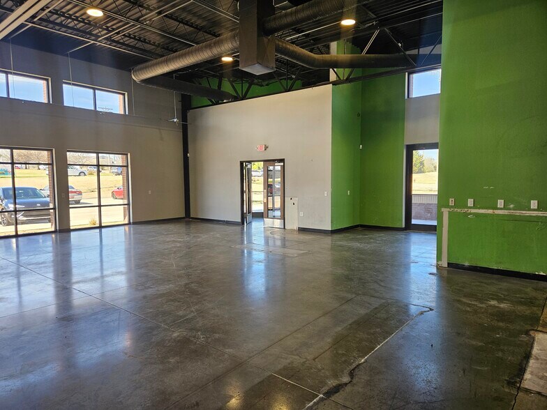 More Photos Of 3308 S Bryant Ave, Edmond Unknown For Lease