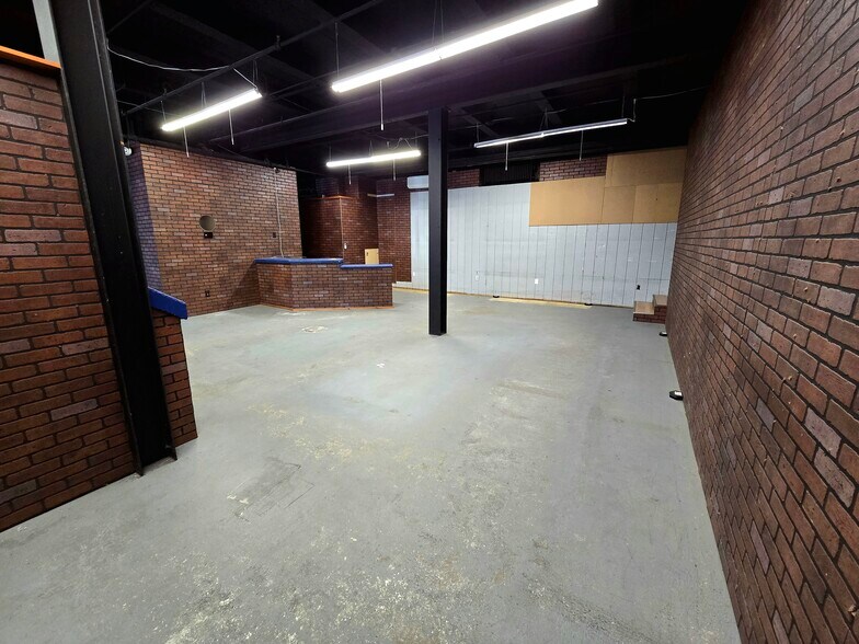 More Photos Of 16 Armory St, Northampton Office For Sale