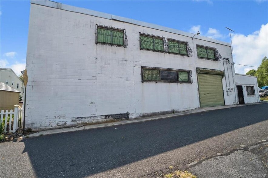 More Photos Of 839 S Front St, Allentown Warehouse For Sale