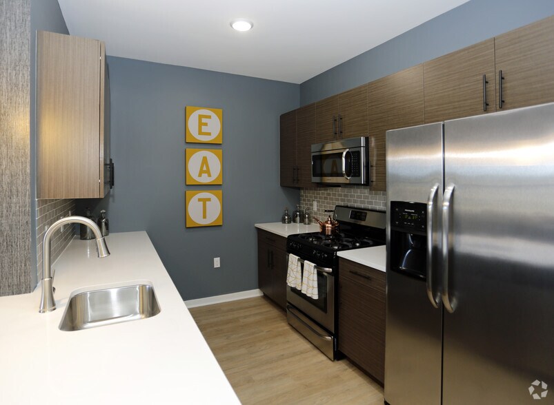 More Photos Of 56 Broad St, Bloomfield Apartments For Lease
