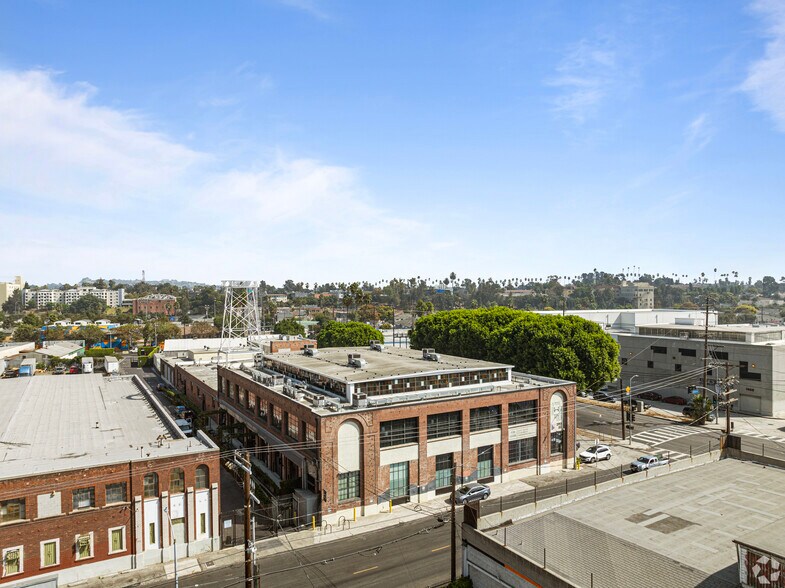 More Photos Of 1451 E 4th St, Los Angeles Office For Lease