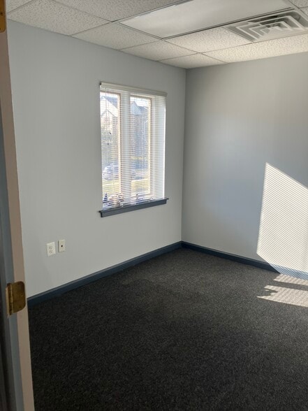 More Photos Of 7201-7211 Hanover Pky, Greenbelt Unknown For Lease