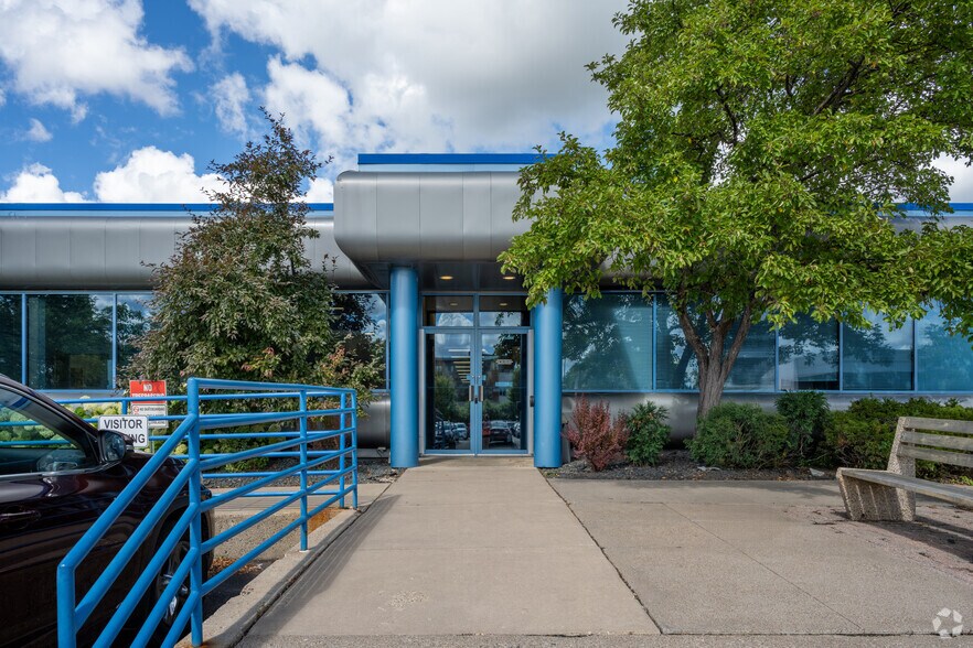 More Photos Of 4301 Hwy 7 W, Saint Louis Park Distribution For Lease