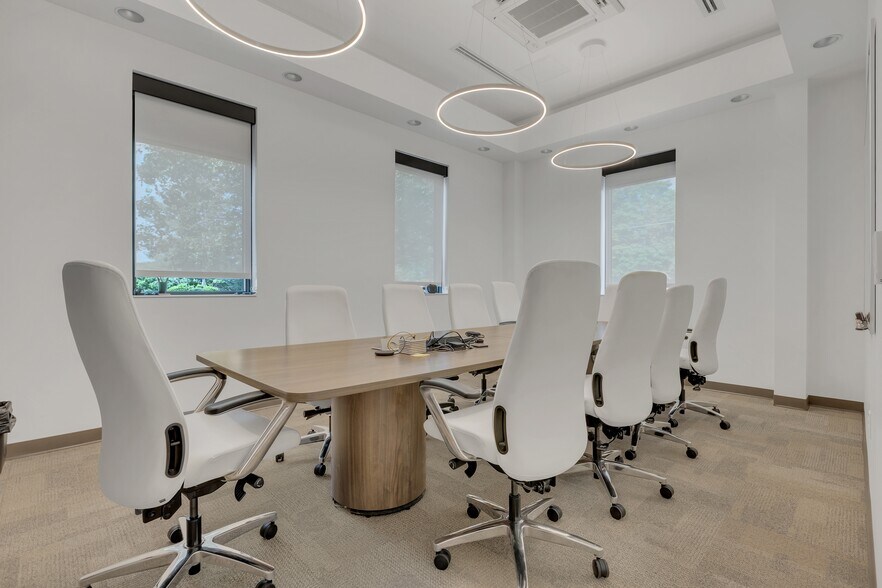 More Photos Of 266 Seaboard Ln, Franklin Medical For Sale