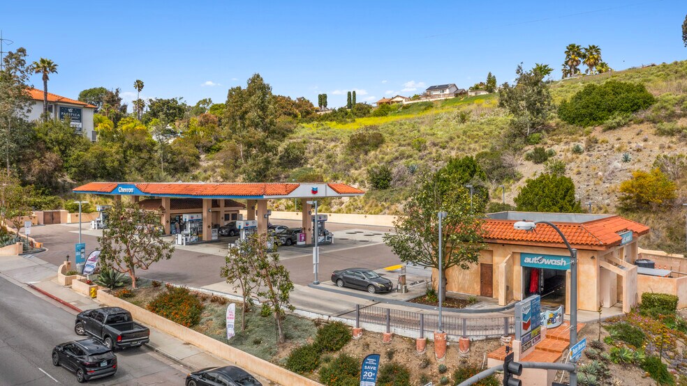 Primary Photo Of 12929 Rancho Penasquitos Blvd, San Diego Service Station For Sale
