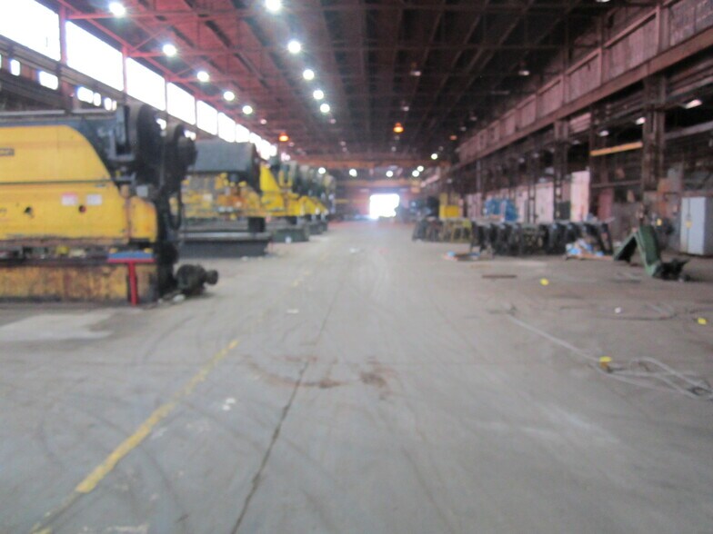 More Photos Of 3710 Hendricks Rd, Youngstown Warehouse For Lease