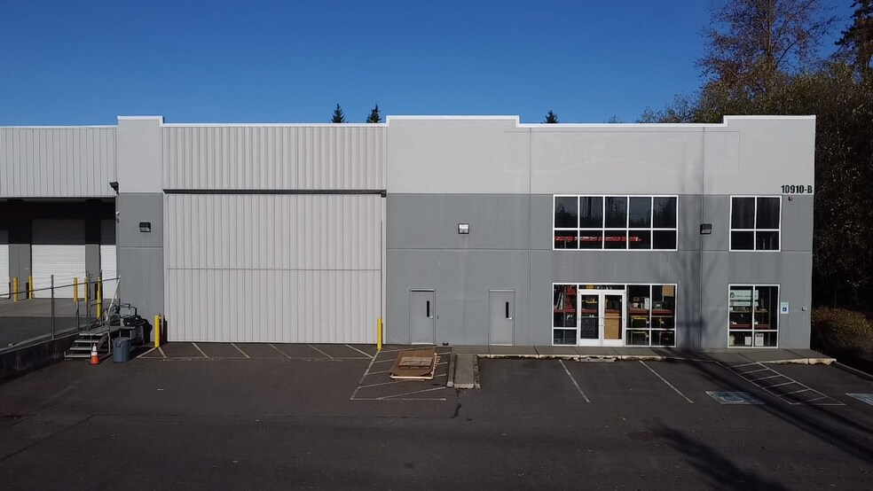 More Photos Of 10910 Holly Dr, Everett Warehouse For Lease