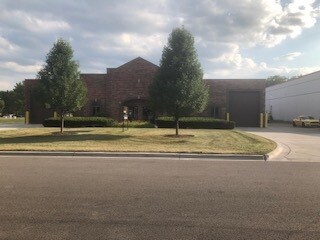 More Photos Of 465-469 Windy Point Dr, Glendale Heights Warehouse For Lease