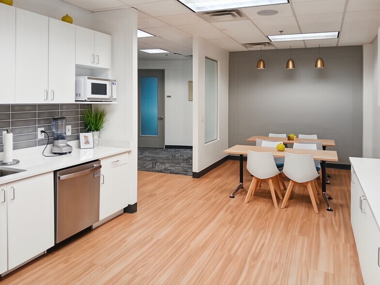 More Photos Of 16930 E Palisades Blvd, Fountain Hills Coworking Space