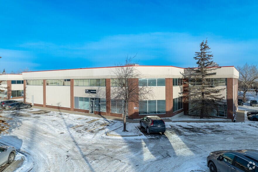 More Photos Of 2908 2nd Ave SE, Calgary Warehouse For Lease