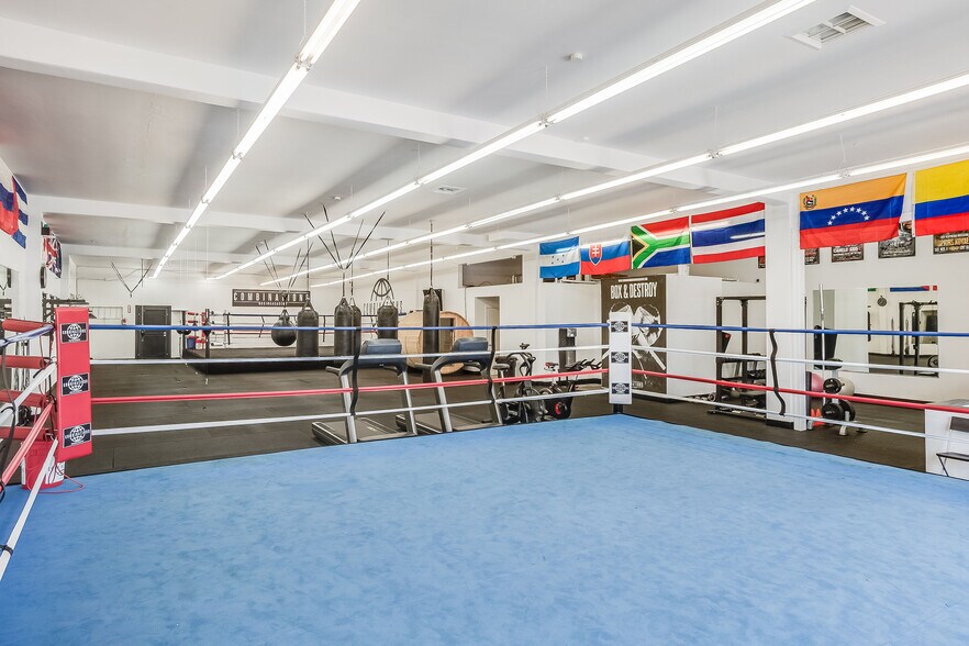 More Photos Of 14929 Hawthorne Blvd, Lawndale Storefront Retail Office For Sale