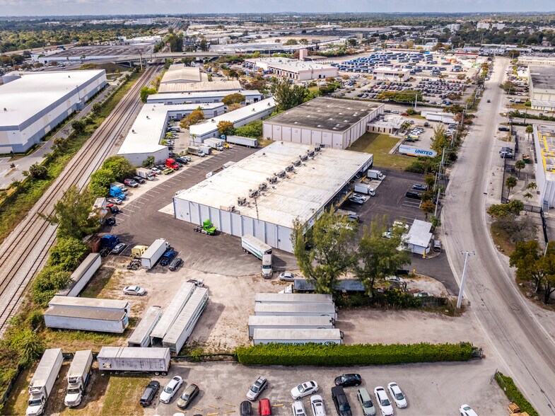 More Photos Of 500 NE 185th St, Miami Refrigeration Cold Storage For Lease