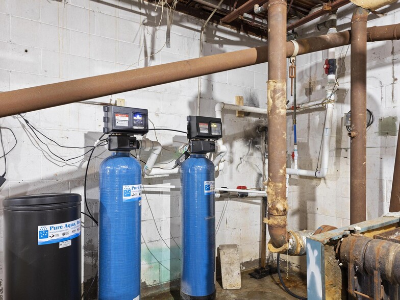 More Photos Of 935 9th Ave, Sidney Hotel For Sale