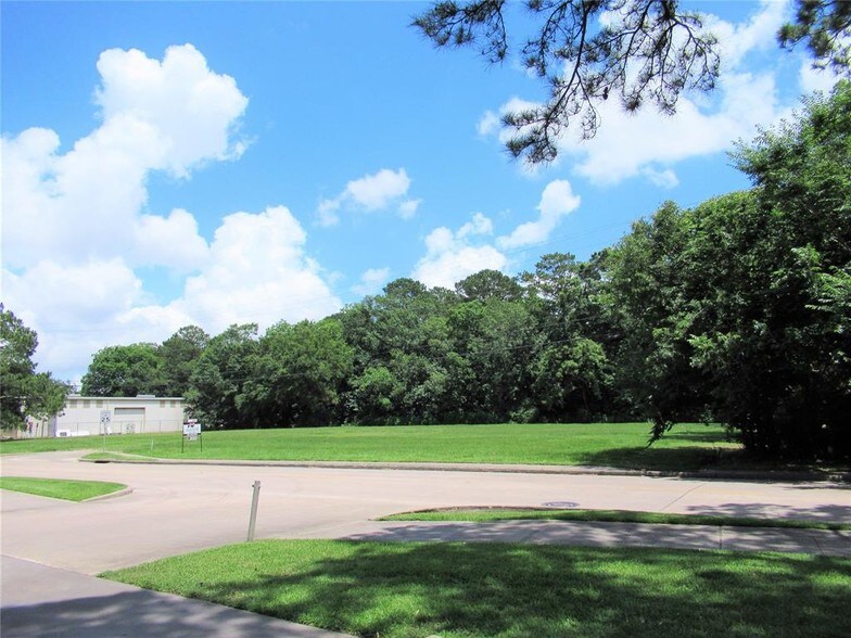 Primary Photo Of 101 E Walker St, League City Land For Sale