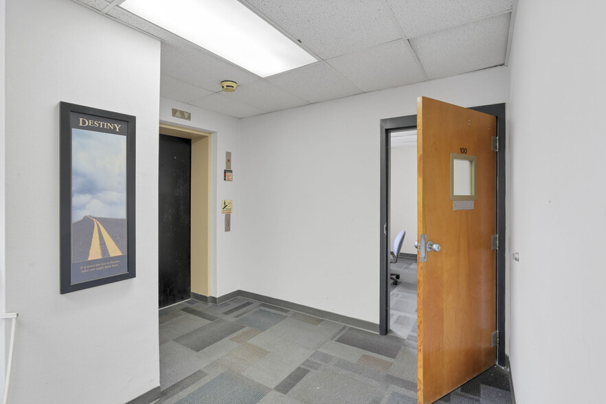 More Photos Of 300 E Auburn Ave, Springfield Office For Sale