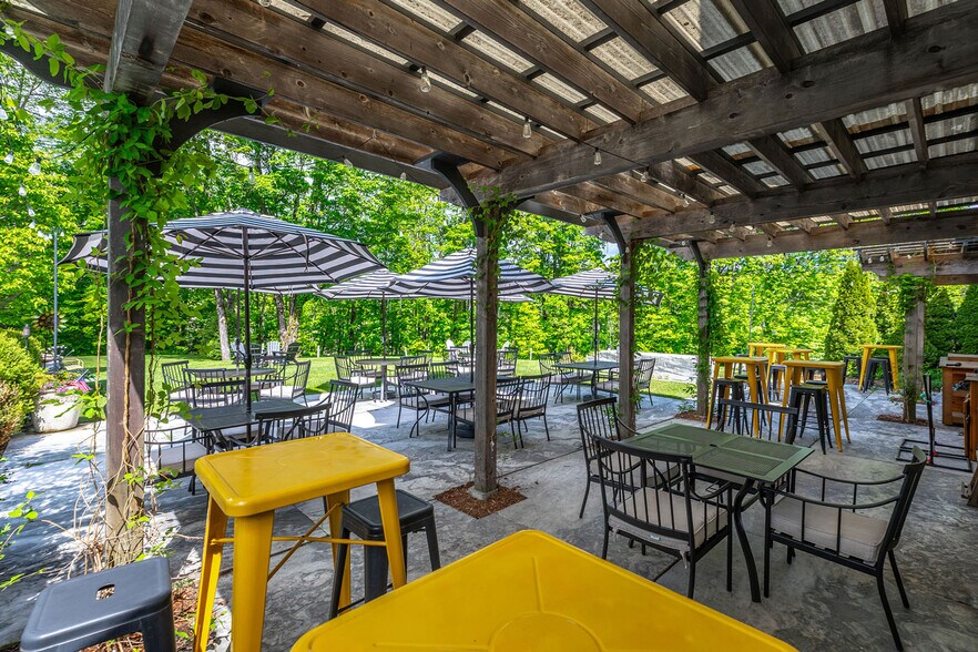 More Photos Of 305 Main St, Peru Restaurant For Sale