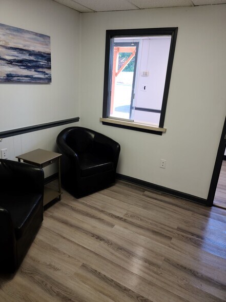 More Photos Of 318 S South St, Gastonia Office For Lease