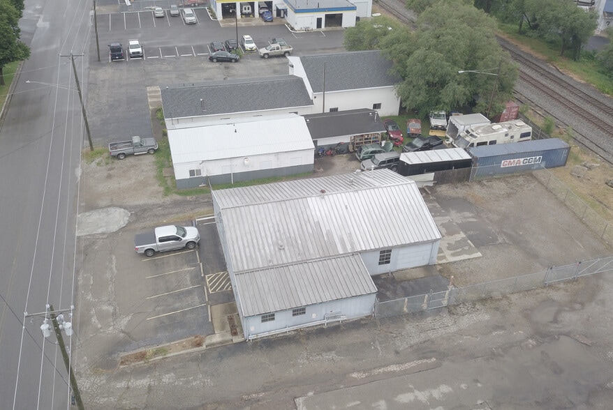 More Photos Of 2504 Atco Ave, Middletown Industrial For Sale