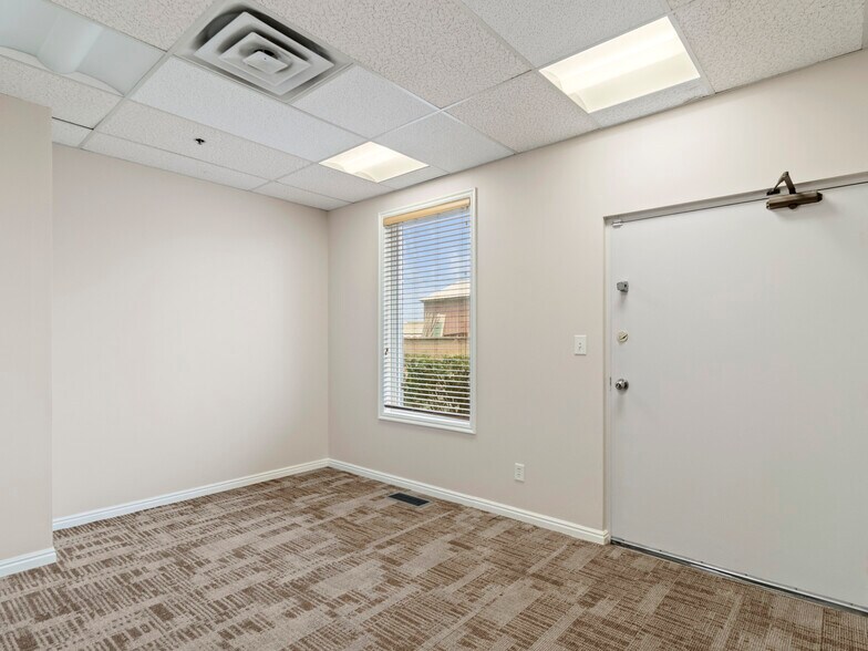 More Photos Of 4070-4084 S 300 W, Salt Lake City Light Manufacturing For Lease