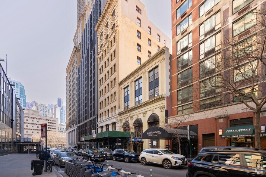 More Photos Of 186 Montague St, Brooklyn Office For Sale