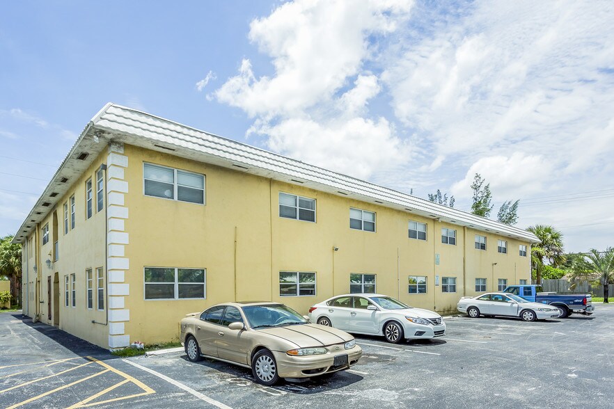 1007 W Prospect Rd, Fort Lauderdale, FL 33309 Apartments For Sale