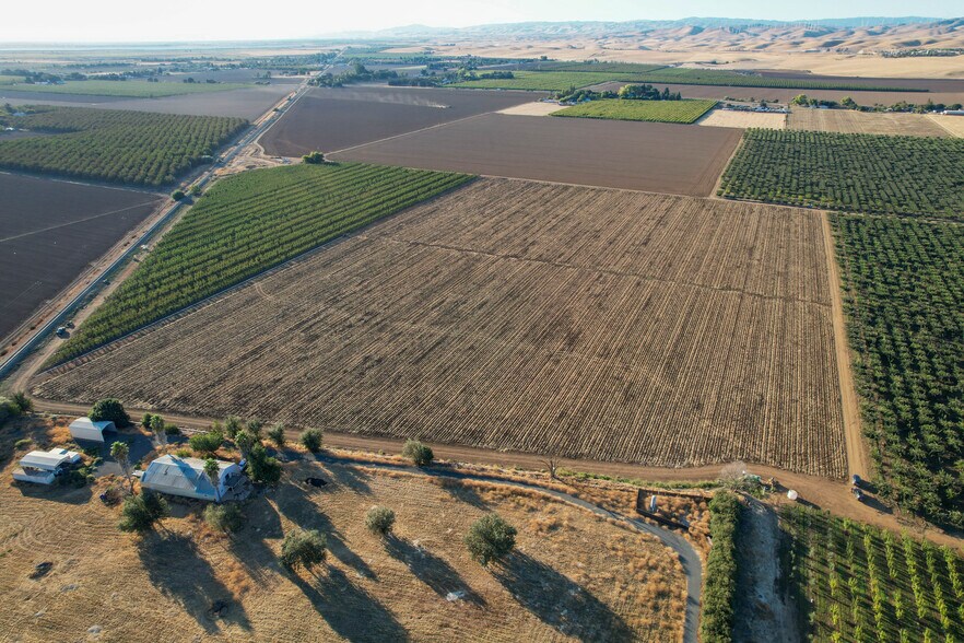 More Photos Of 000 Hoffman Lane, Brentwood Land For Sale