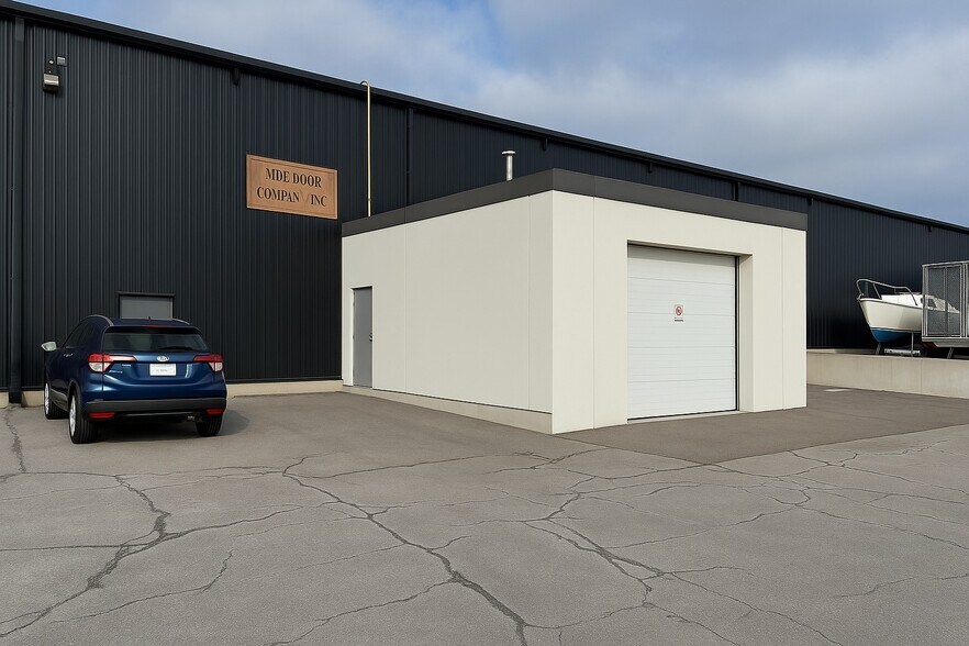 More Photos Of 4256 Carroll Ave, Niagara Falls Warehouse For Lease
