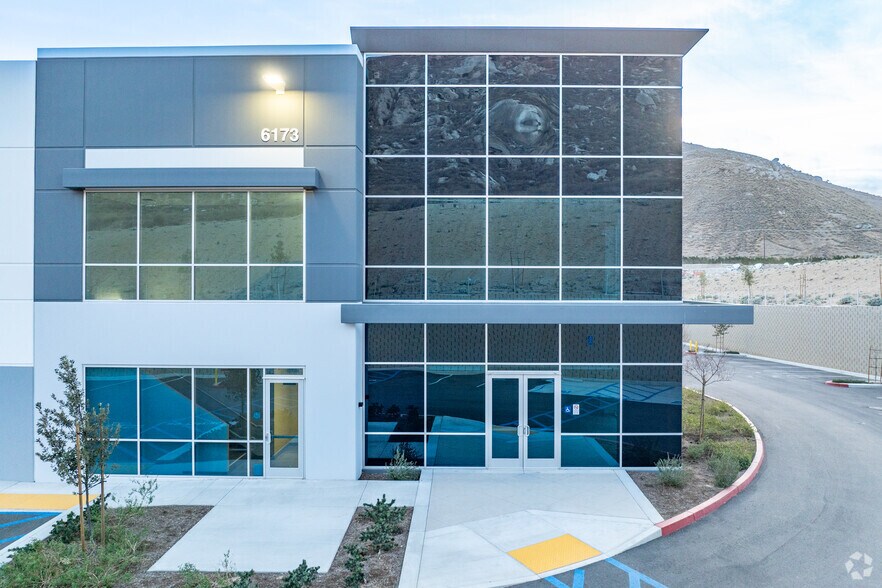 More Photos Of 6173 20th St, Jurupa Valley Warehouse For Sale