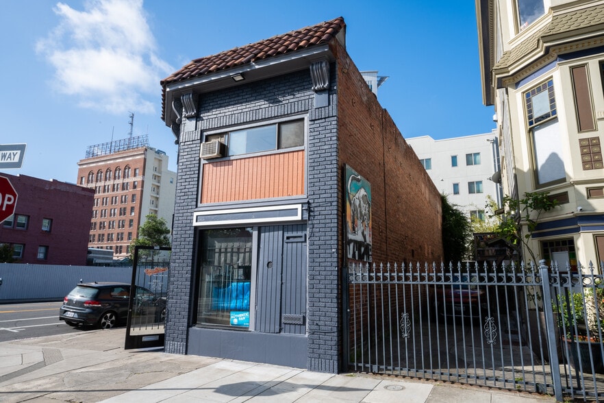 More Photos Of 1719-1733 Jefferson St, Oakland Storefront For Sale