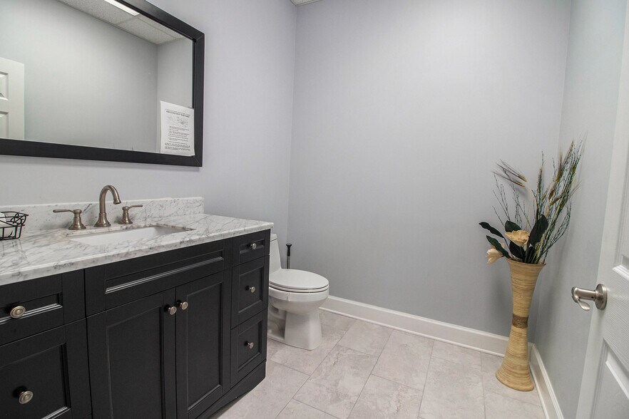 More Photos Of 1580 Warsaw Rd, Roswell Office For Sale