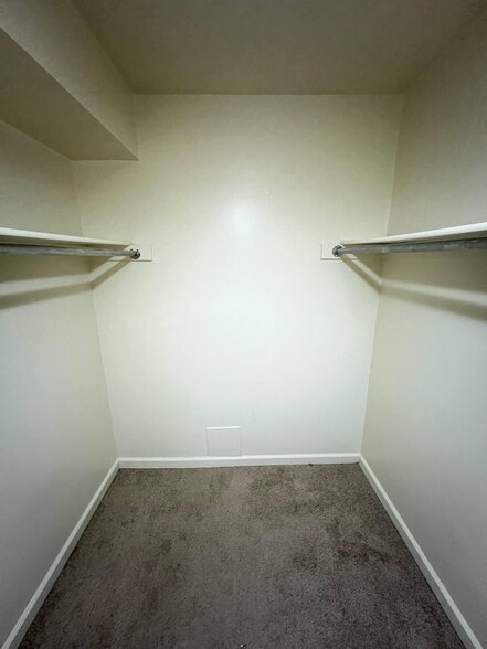 More Photos Of 5107 Hawaiian Ter, Cincinnati Healthcare For Sale