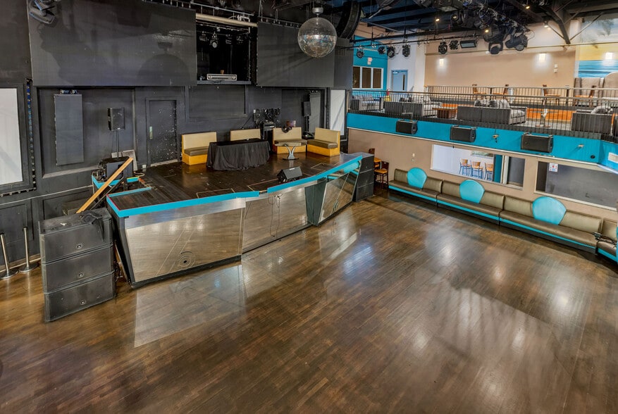 More Photos Of 11473 Chester Rd, Sharonville Restaurant For Sale
