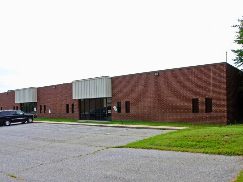 Primary Photo Of 615 Alton Pl, High Point Warehouse For Lease