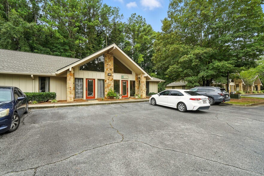 More Photos Of 11285 Elkins Rd, Roswell Office Residential For Sale