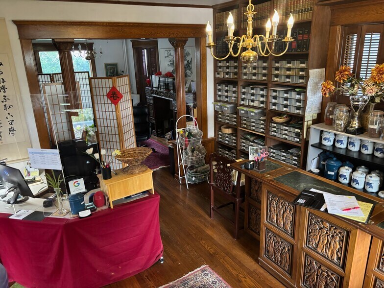 More Photos Of 1033 Grand Ave, Saint Paul Health Club For Sale