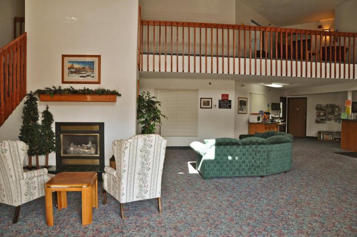 More Photos Of 920 S 3rd Ave, Clear Lake Hotel For Sale