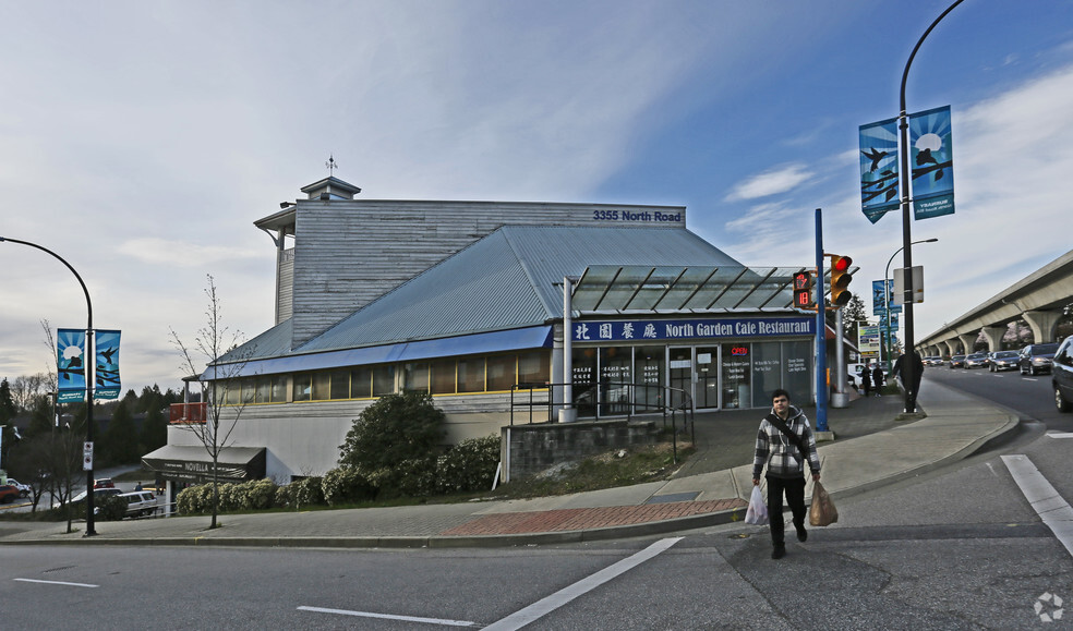 More Photos Of 3355 North Rd, Burnaby Storefront For Lease