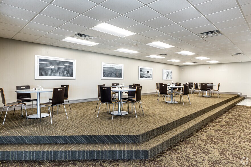 More Photos Of 2700 W 18th Ave, Emporia Hotel For Sale