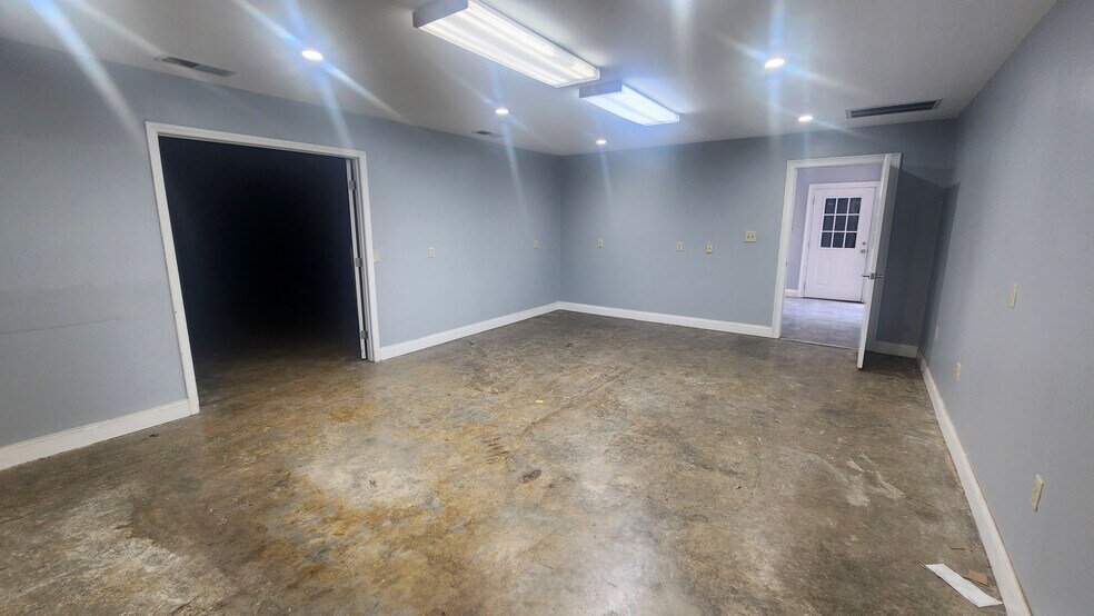 More Photos Of 3551 Hwy 51 N, Fort Mill Warehouse For Lease