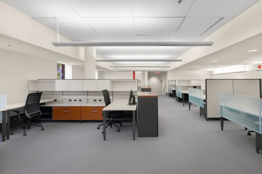 More Photos Of 301 Washington St, Columbus Office For Lease